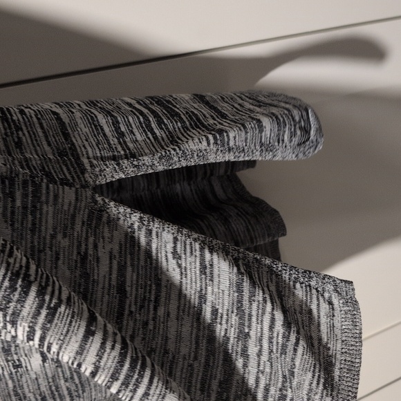 Size S Babaton w/ Linen 'Erin' Longsleeved Oversized  Marled Grey Top - Picture 5 of 9